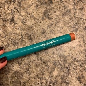Thrive cosmetics eye brightner